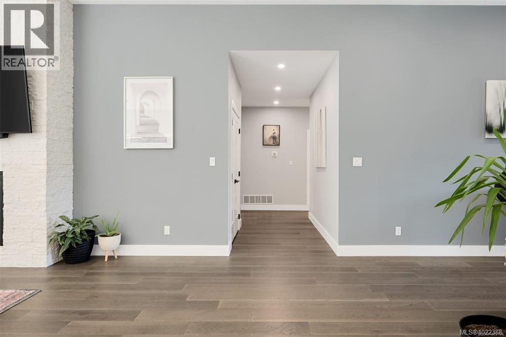 847 Bucktail Rd, Mill Bay