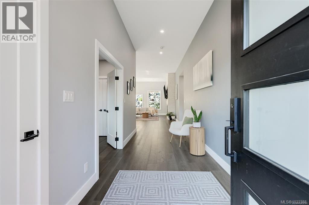 847 Bucktail Rd, Mill Bay