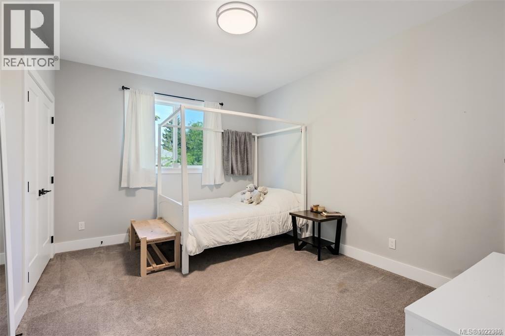 847 Bucktail Rd, Mill Bay