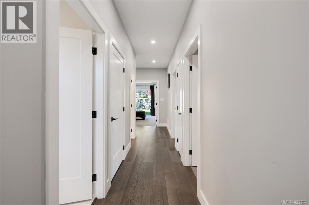 847 Bucktail Rd, Mill Bay