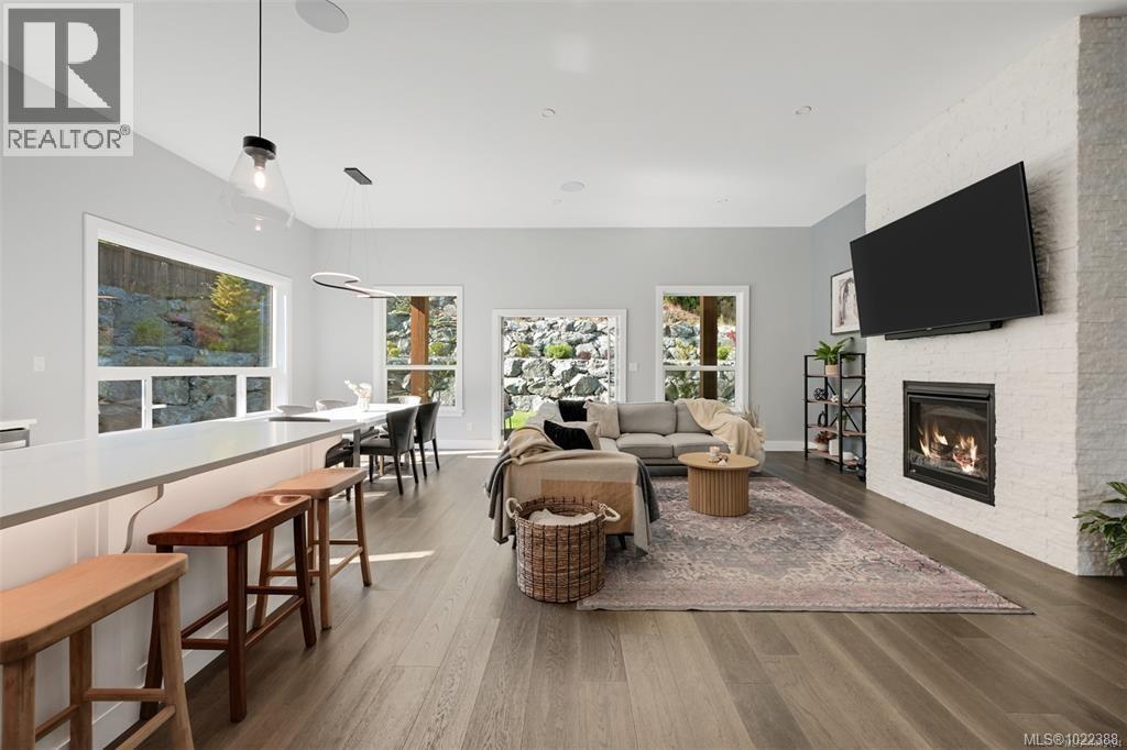 847 Bucktail Rd, Mill Bay