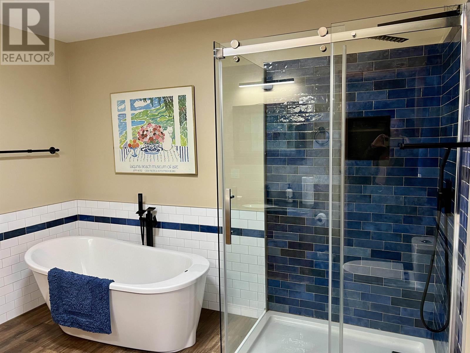 Property 2 of 31 of 98 Lakeside Drive