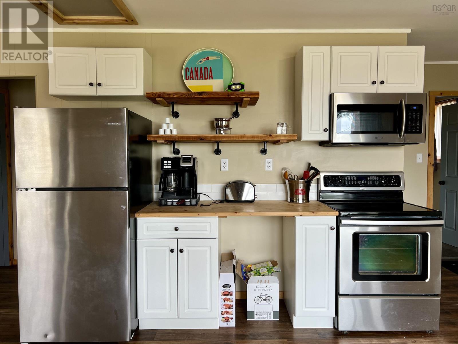 Property 20 of 31 of 98 Lakeside Drive