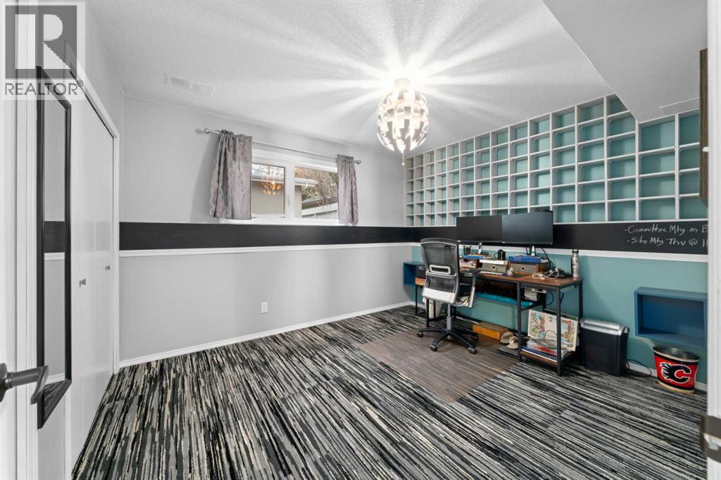 Single Family House Bi-level for Sale in  Bearspaw Drive NW Brentwood Calgary 