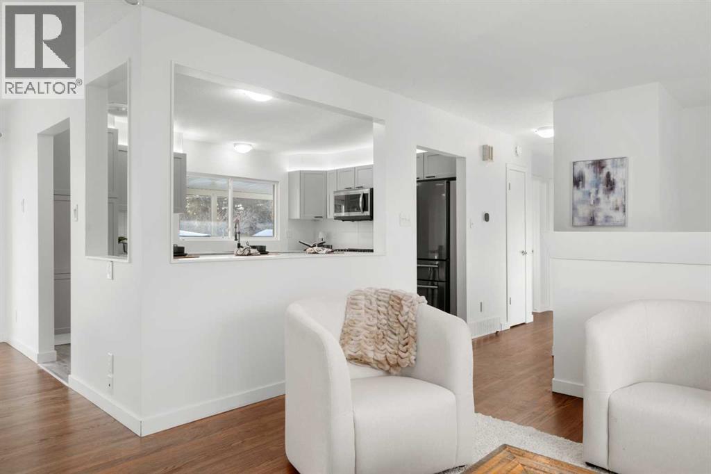 Single Family House Bi-level for Sale in  Bearspaw Drive NW Brentwood Calgary 