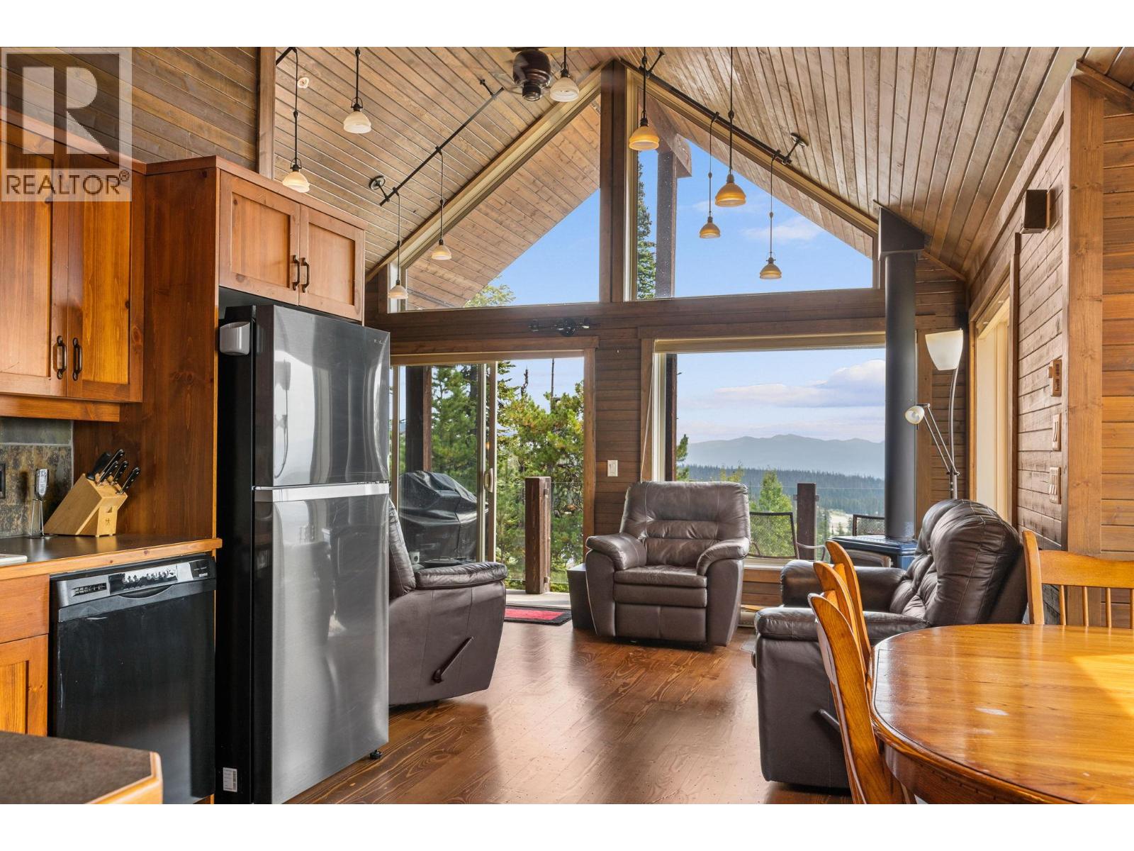 5890 Snow Pines Crescent, Big White