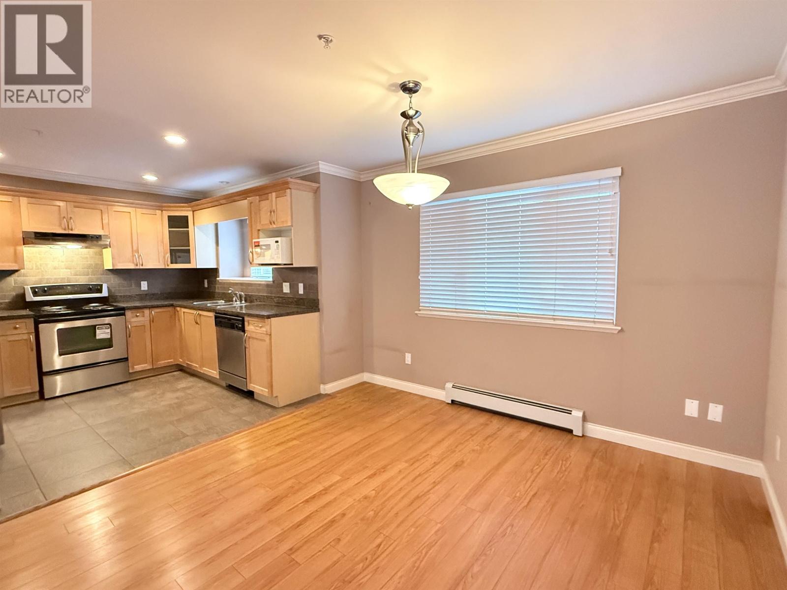 102 3760 DOMINION STREET, Burnaby