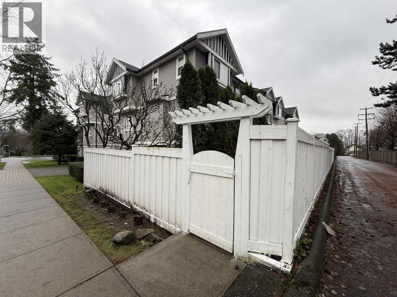 102 3760 DOMINION STREET, Burnaby