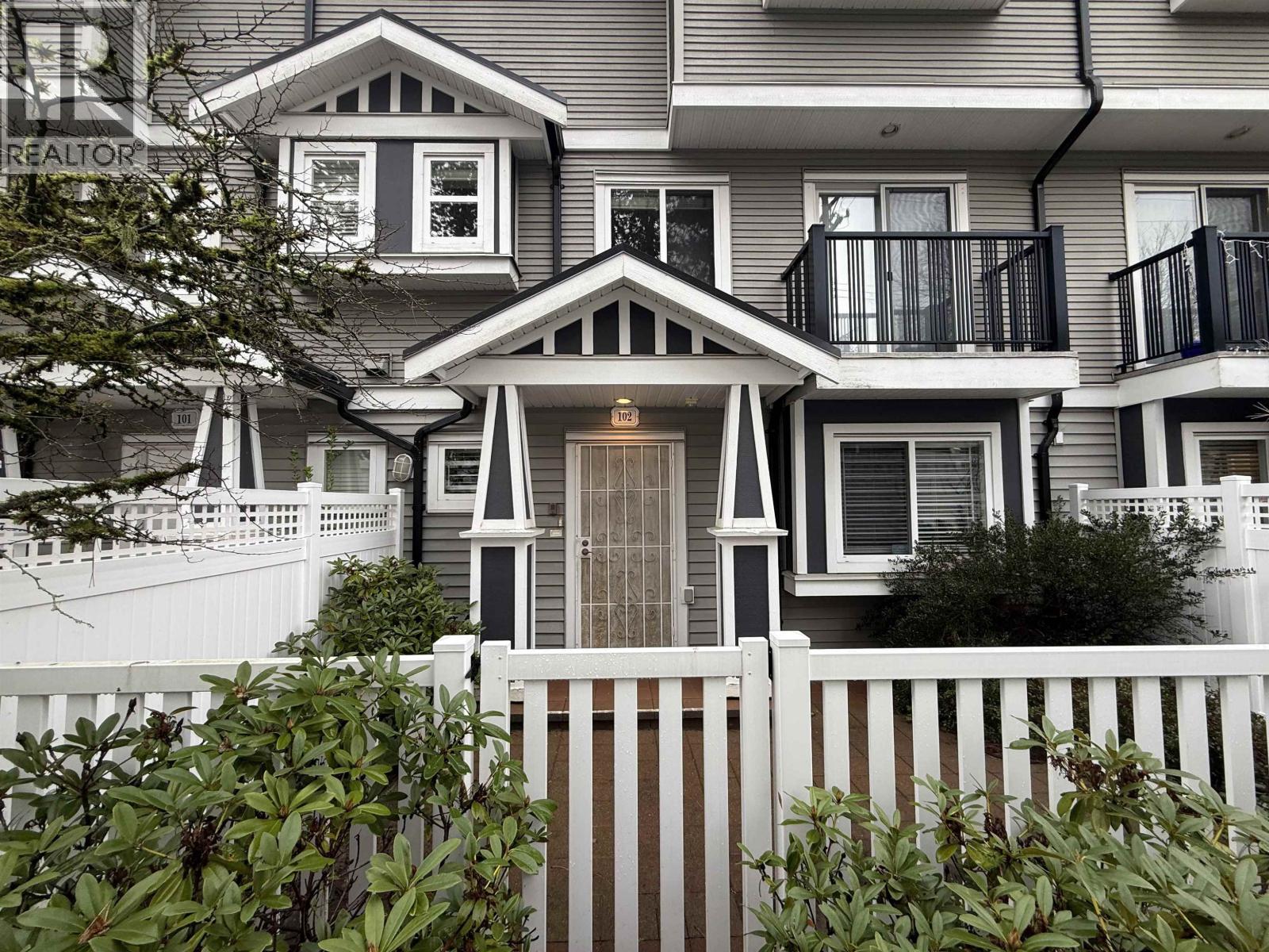 102 3760 DOMINION STREET, Burnaby