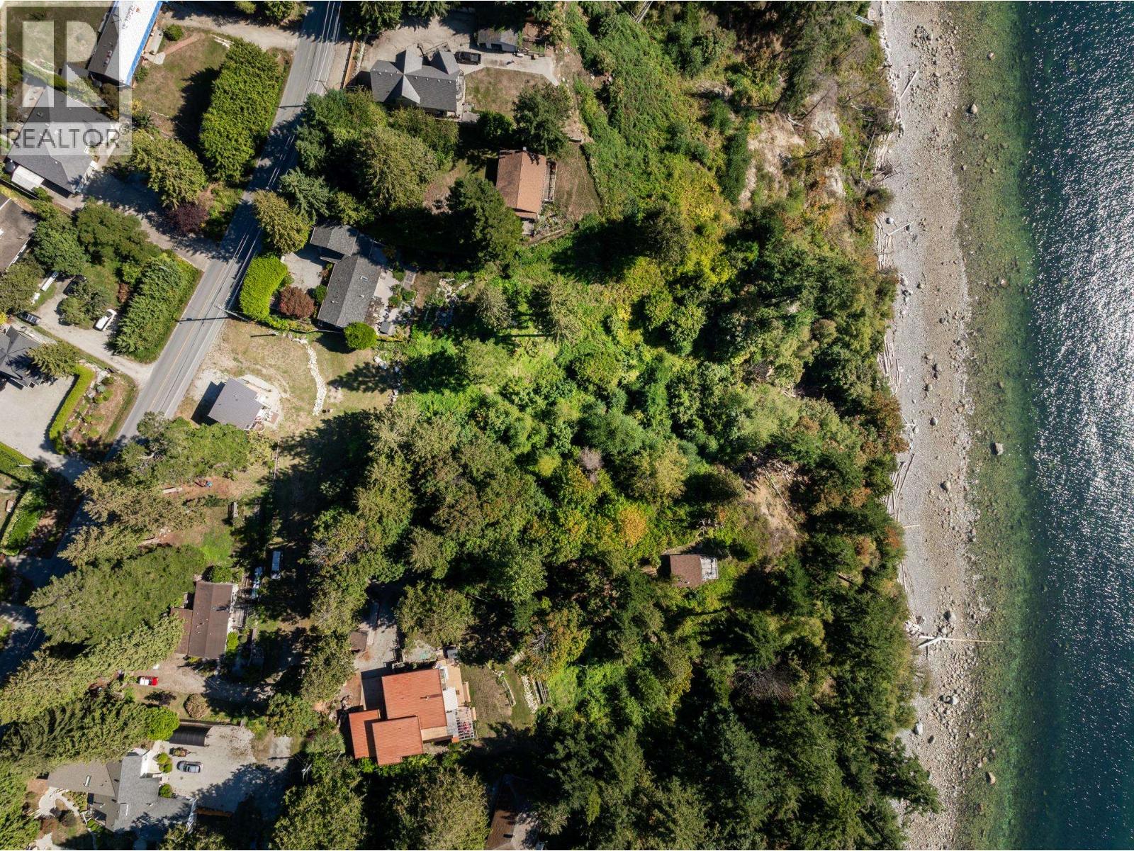 7835 REDROOFFS ROAD, Halfmoon Bay