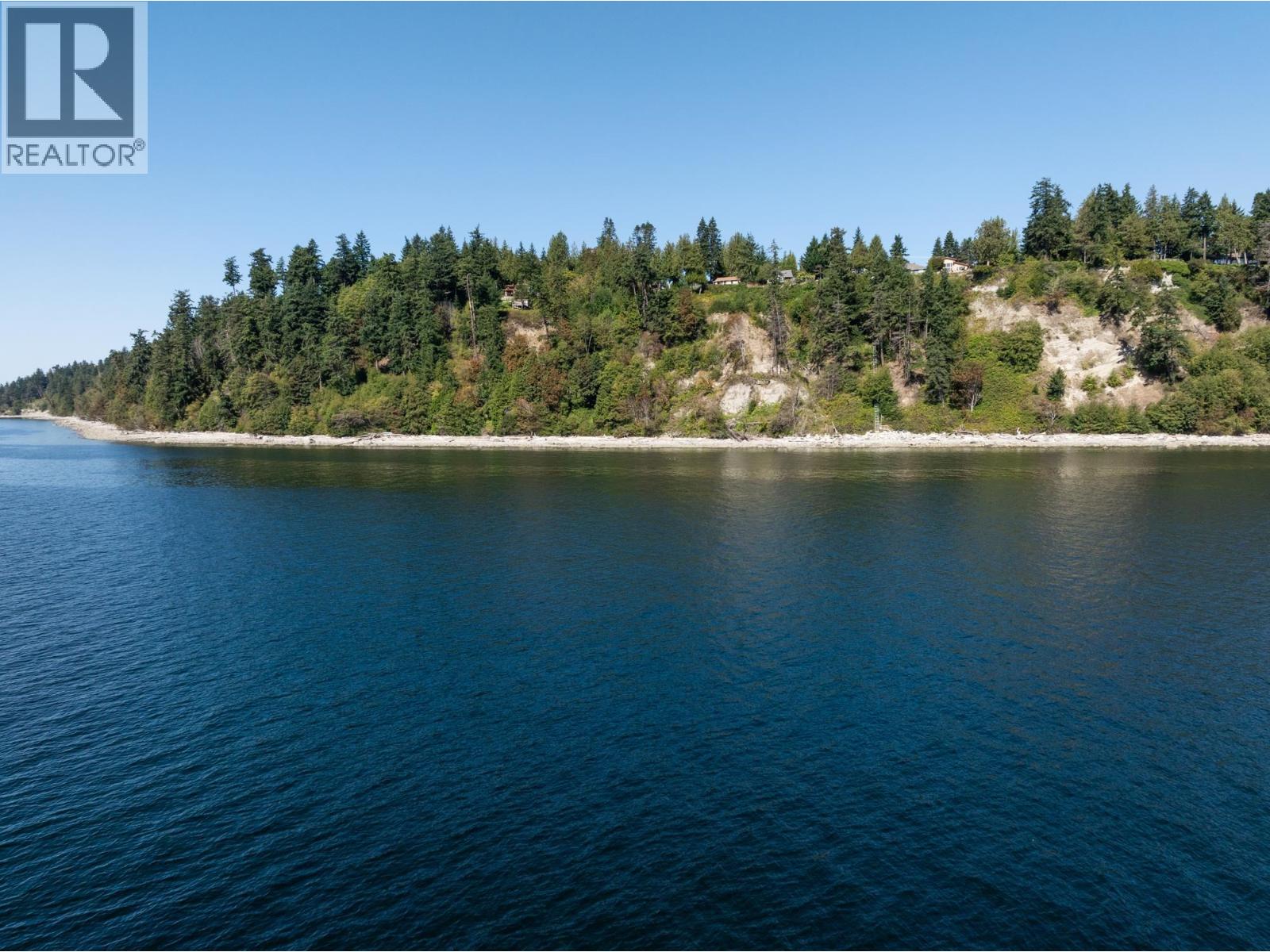 7835 REDROOFFS ROAD, Halfmoon Bay