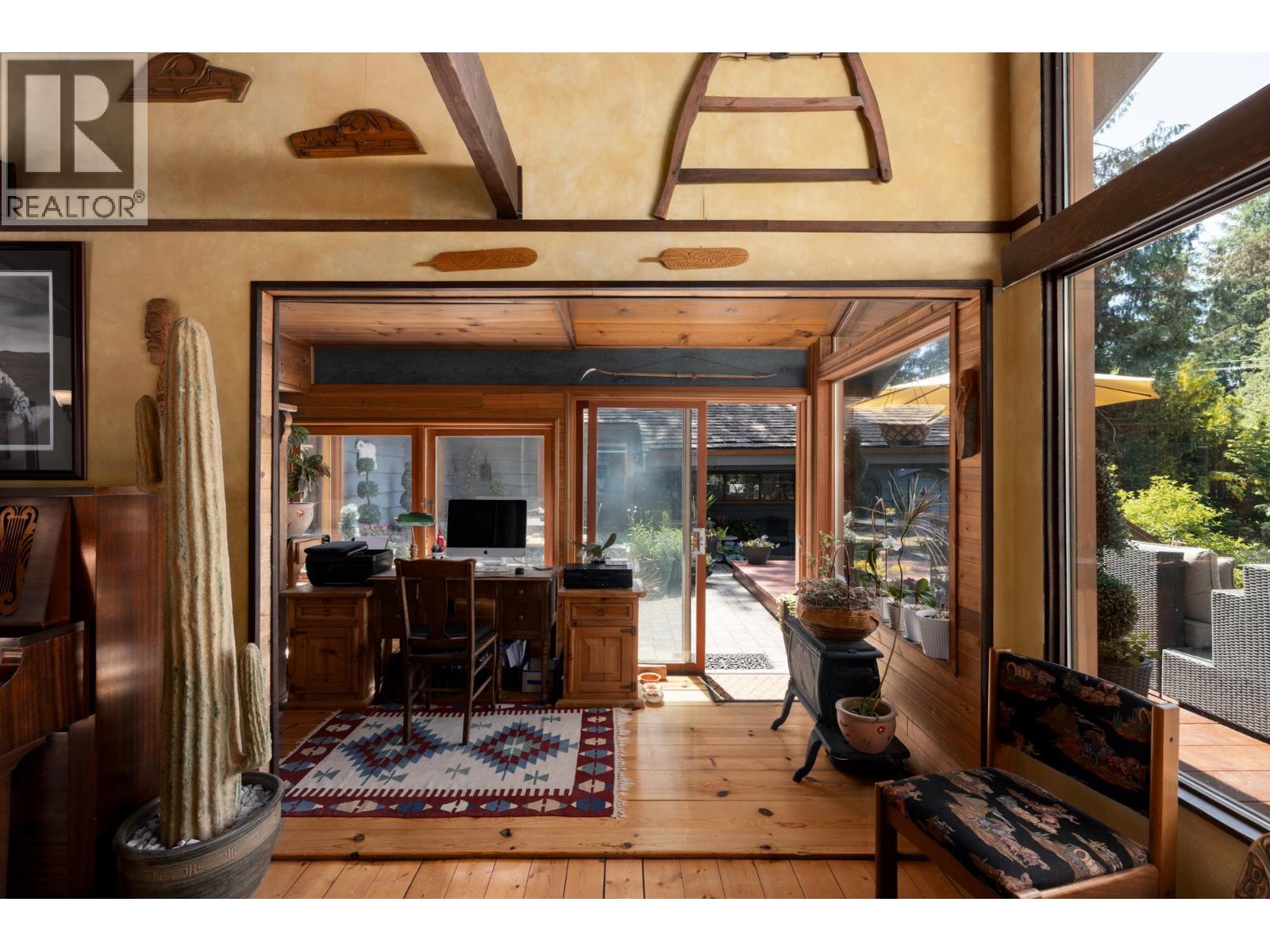 315 BAYVIEW ROAD, Lions Bay