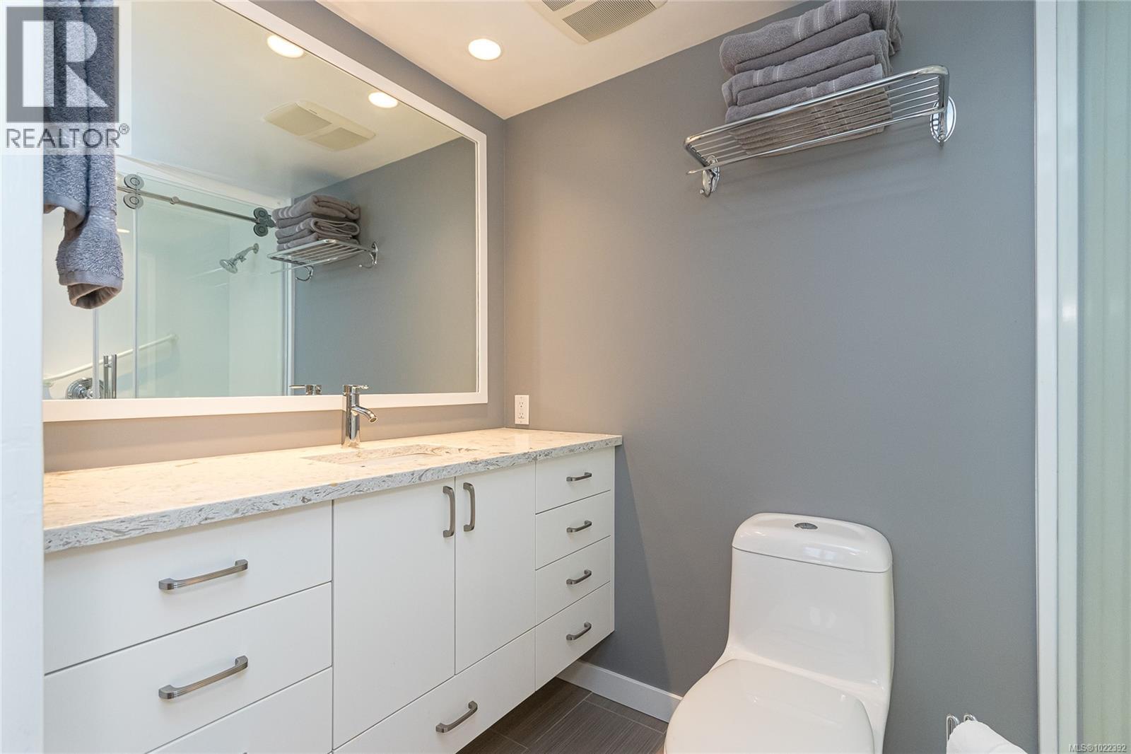 413 225 Belleville Street, Victoria