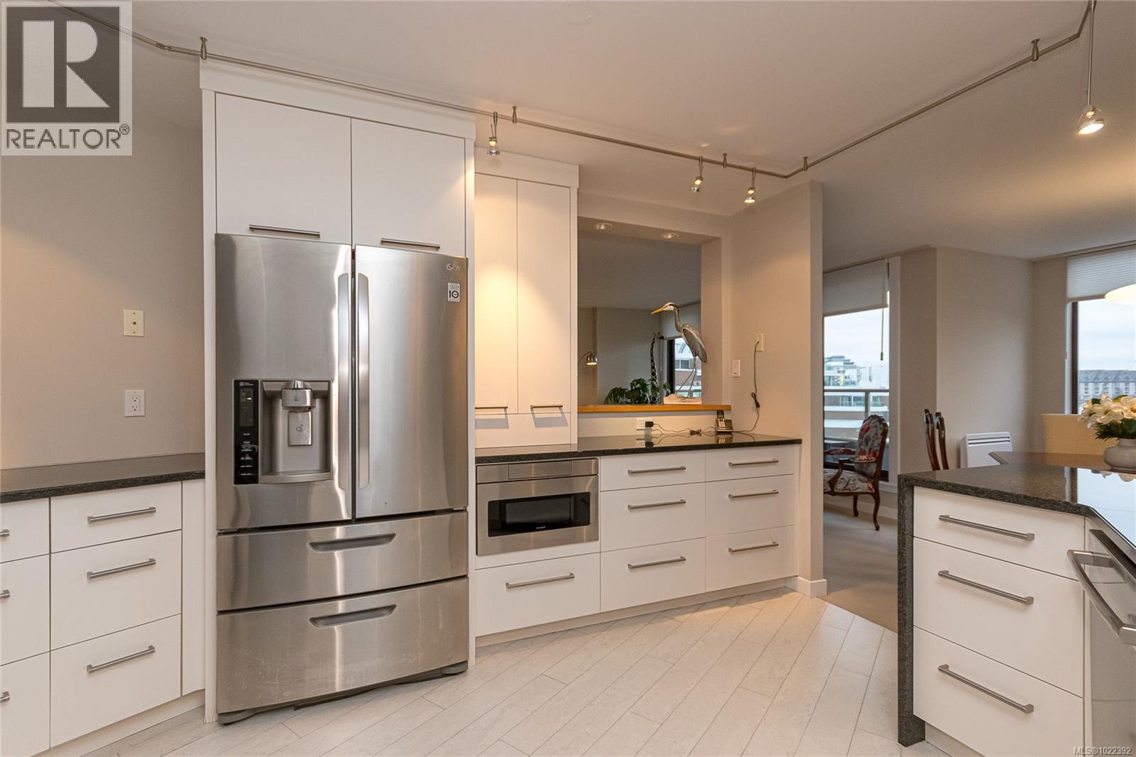 413 225 Belleville Street, Victoria