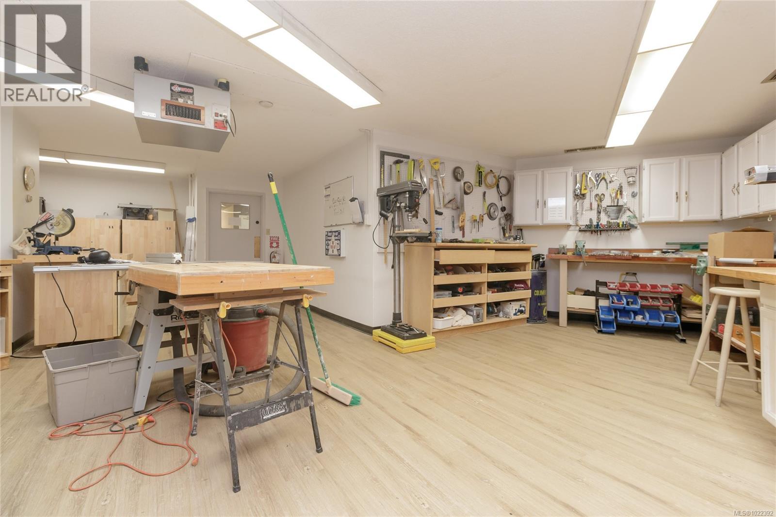 413 225 Belleville Street, Victoria