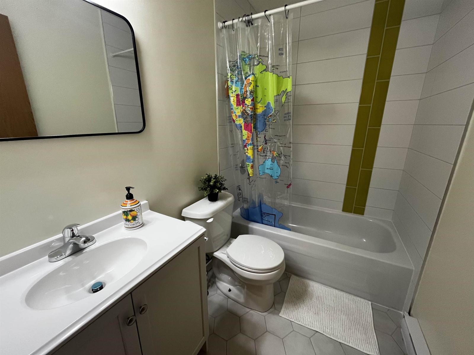 14611 ALPINE BOULEVARD, Sunshine Valley, Hope