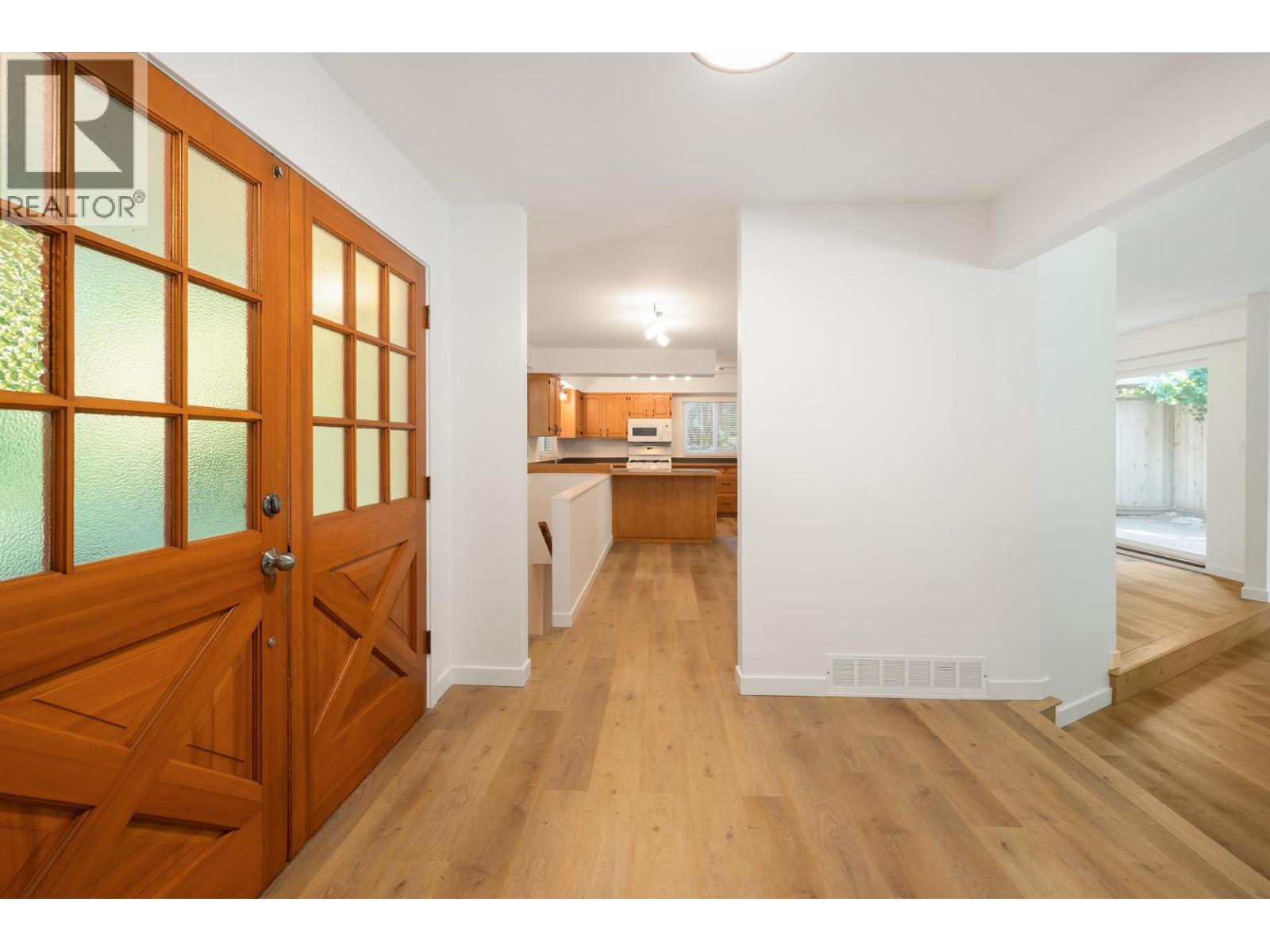 5733 BLUEBELL DRIVE, West Vancouver