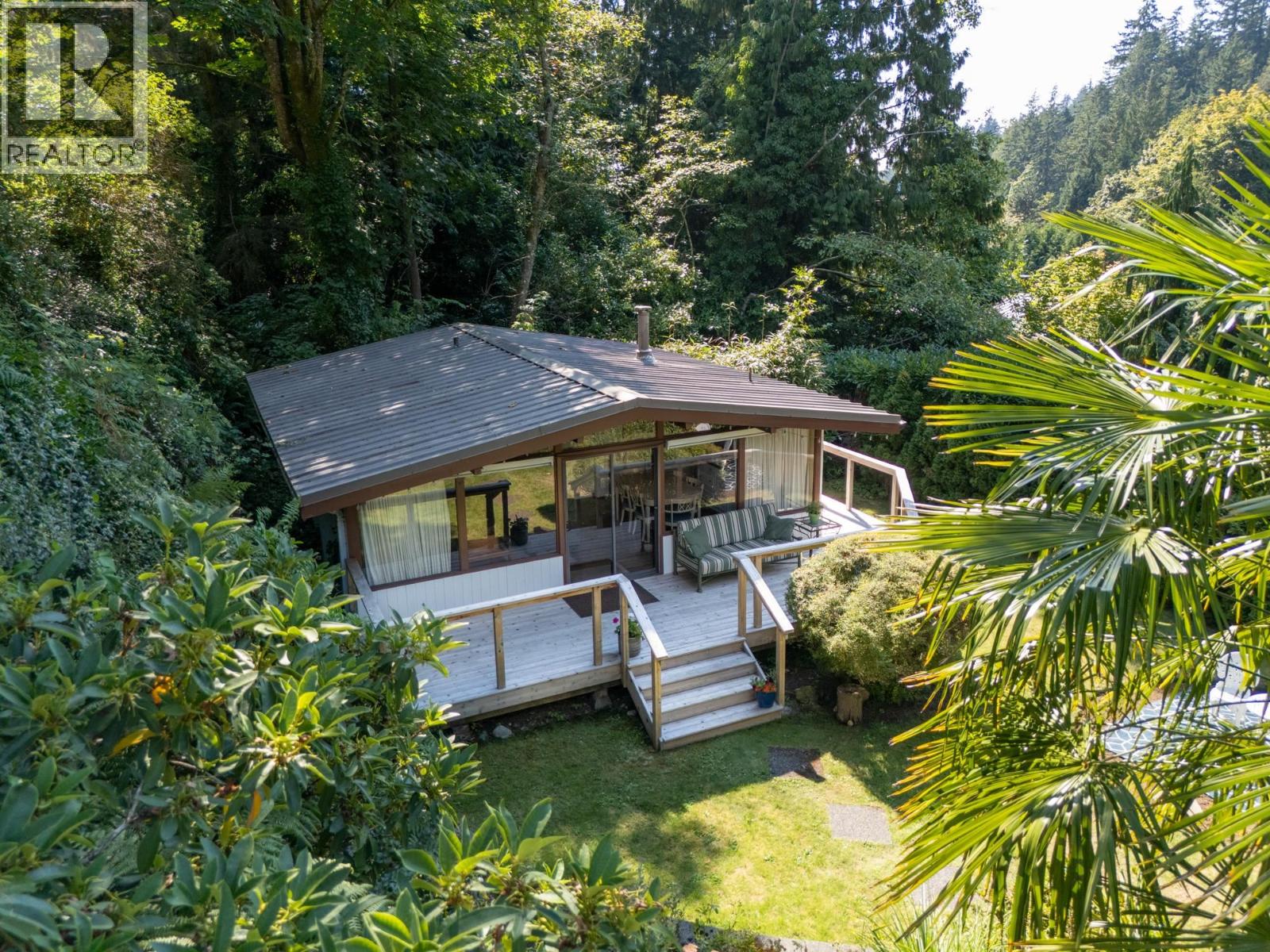 5733 BLUEBELL DRIVE, West Vancouver