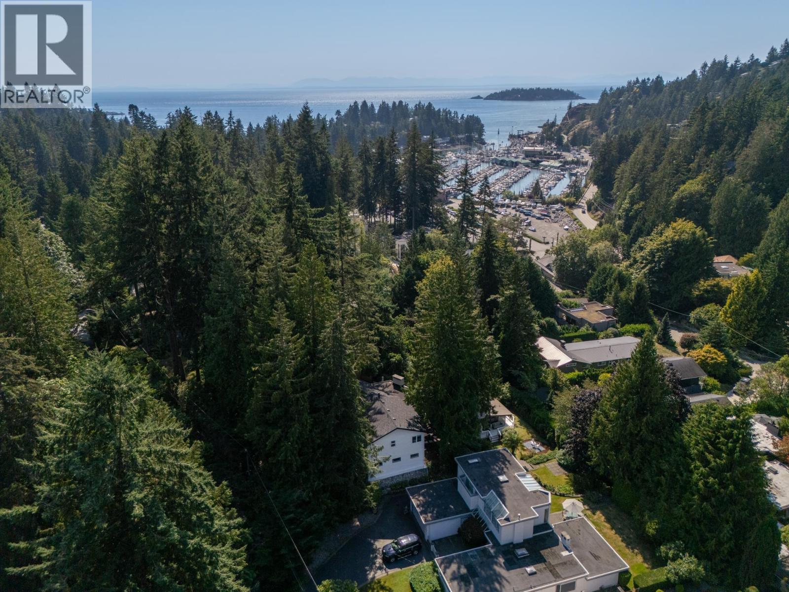 5733 BLUEBELL DRIVE, West Vancouver