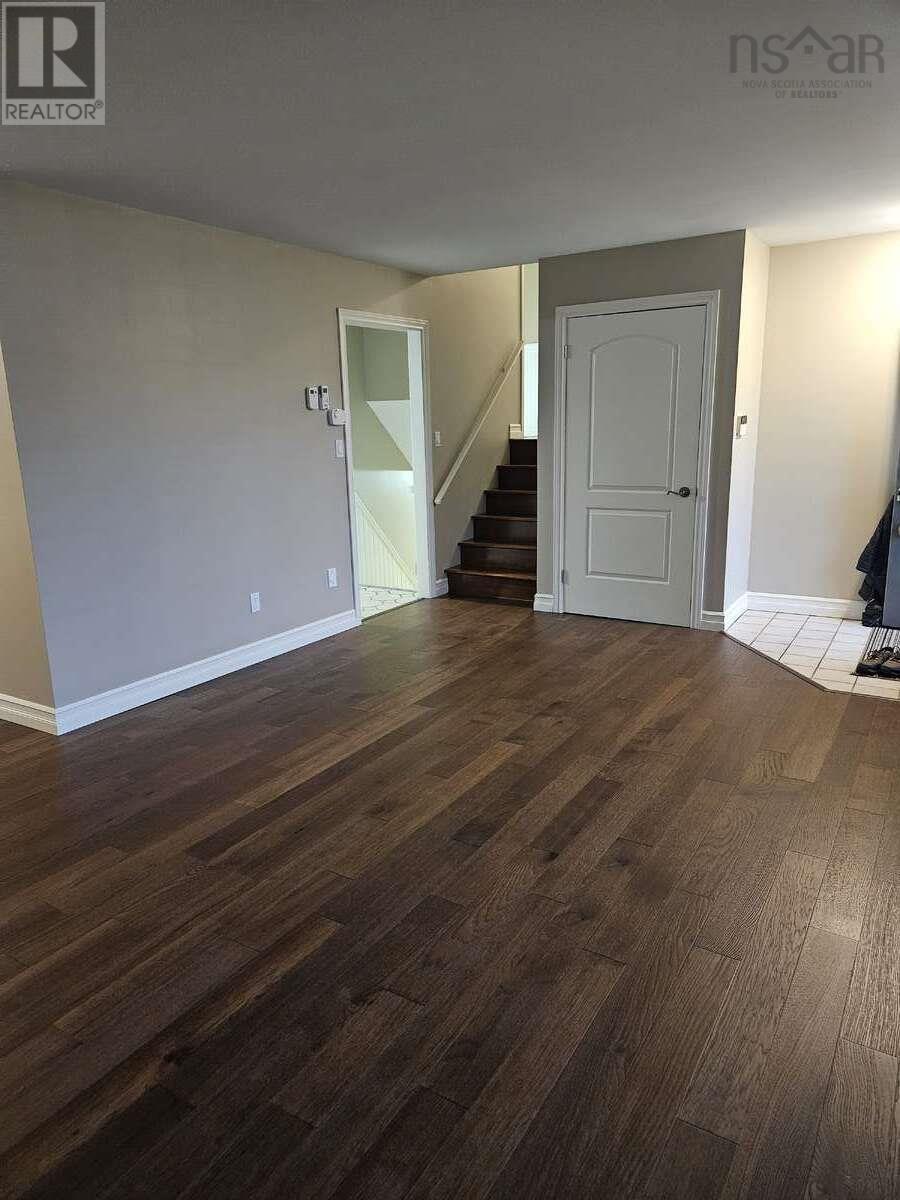 Property 13 of 49 of 42 Bardmoor Crescent