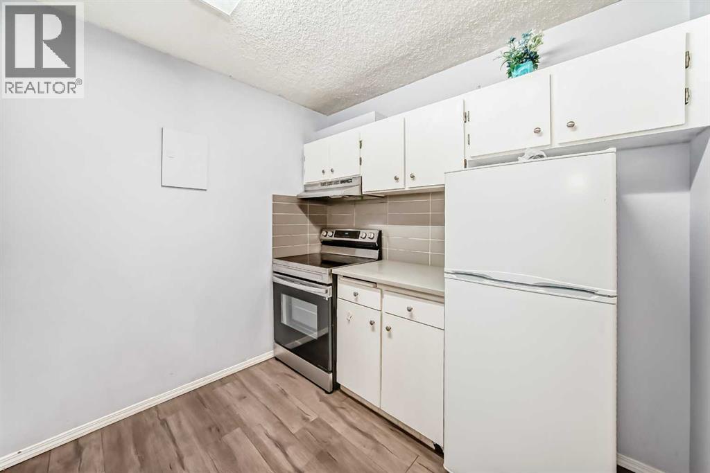 Single Family House for Sale in   Dalton Drive NW Dalhousie Calgary 