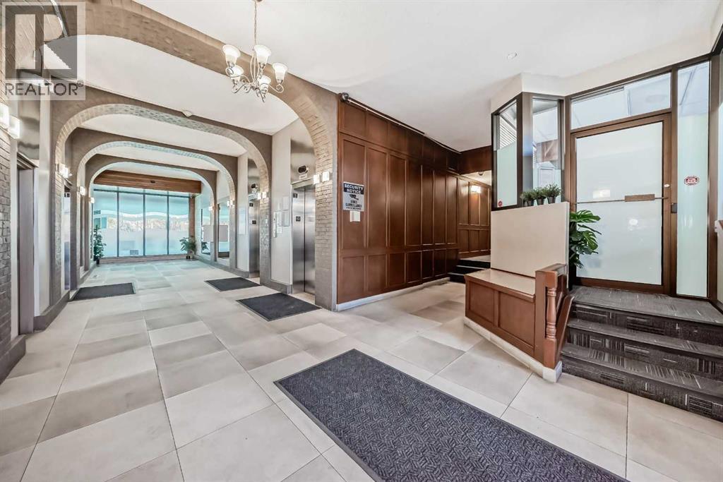 Single Family House for Sale in   Dalton Drive NW Dalhousie Calgary 