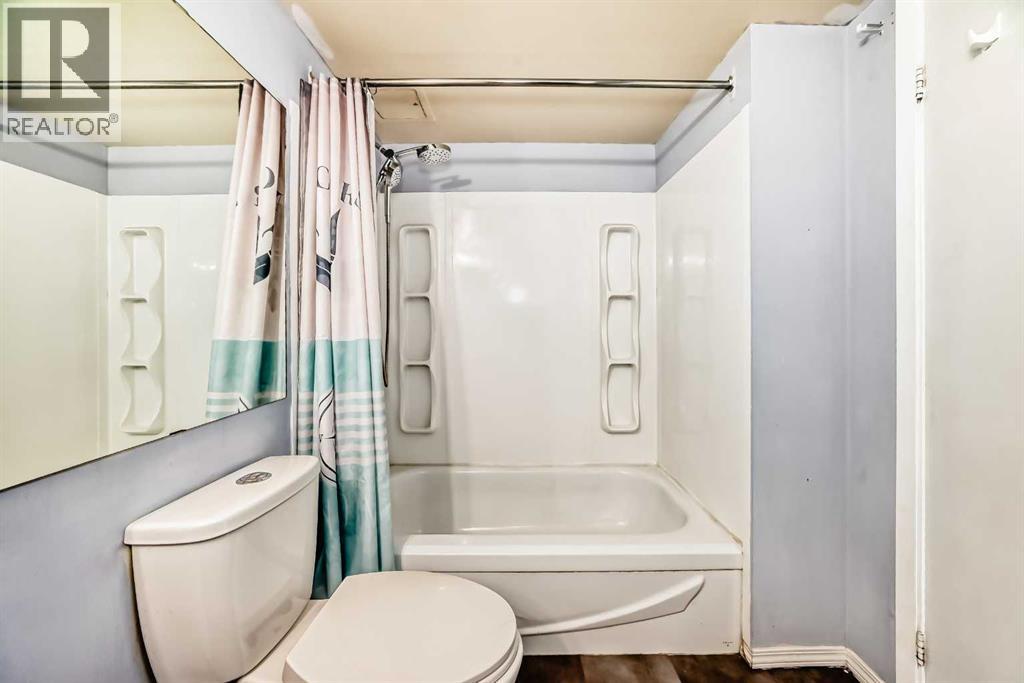 Single Family House for Sale in   Dalton Drive NW Dalhousie Calgary 