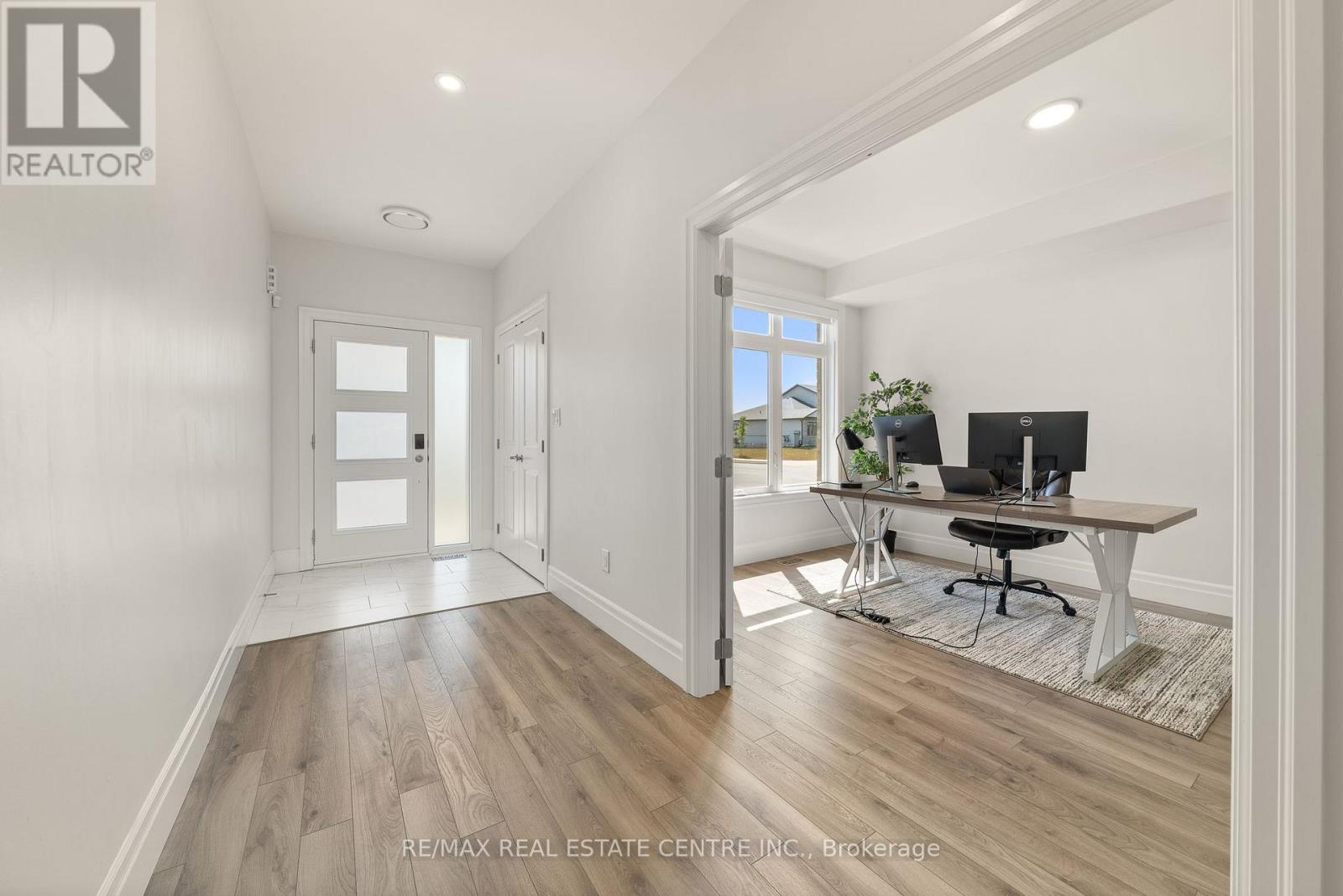 218 BEASLEY CRESCENT - 2