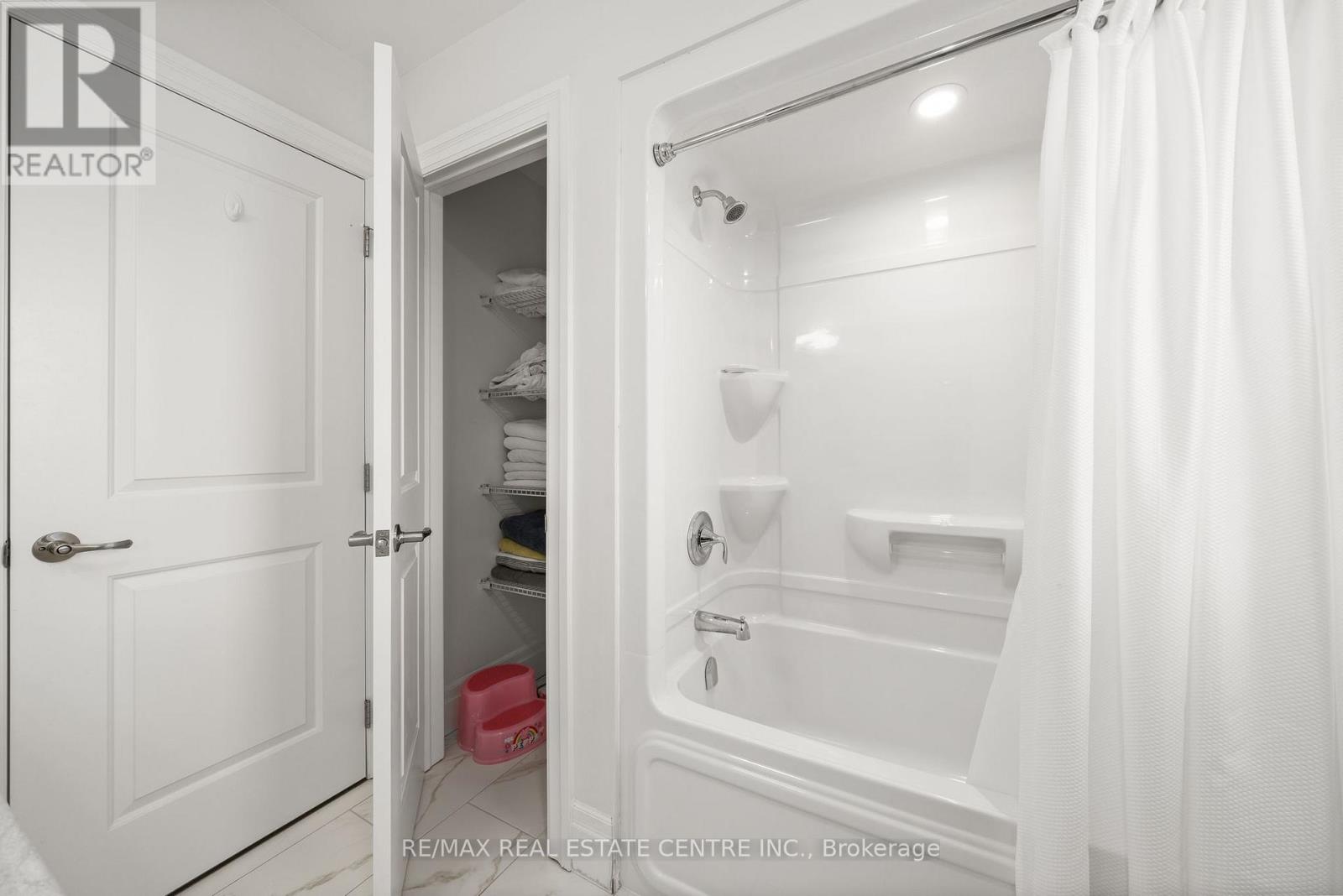 218 BEASLEY CRESCENT - 38