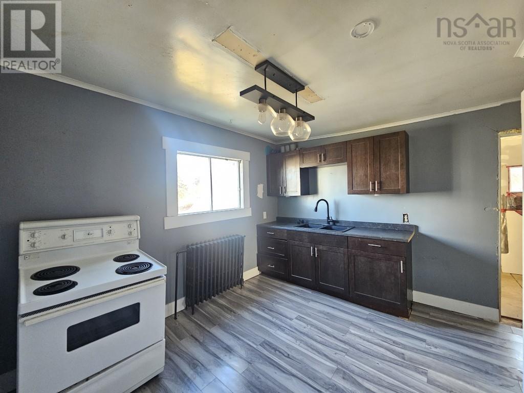 Property 8 of 22 of 35 School Street