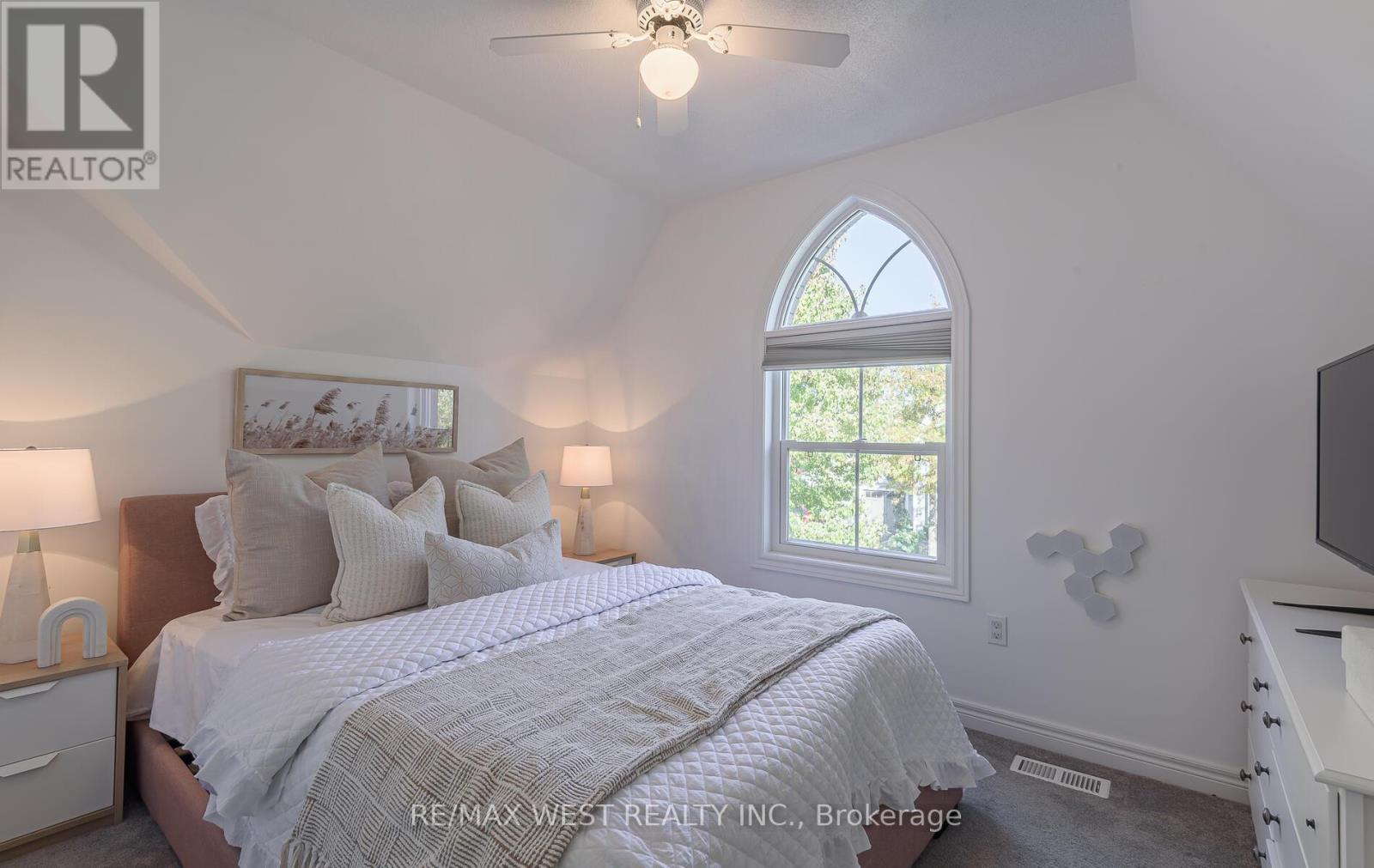 Single Family House for Sale in  NORTH RIVERDALE DRIVE Caledon (Inglewood) 