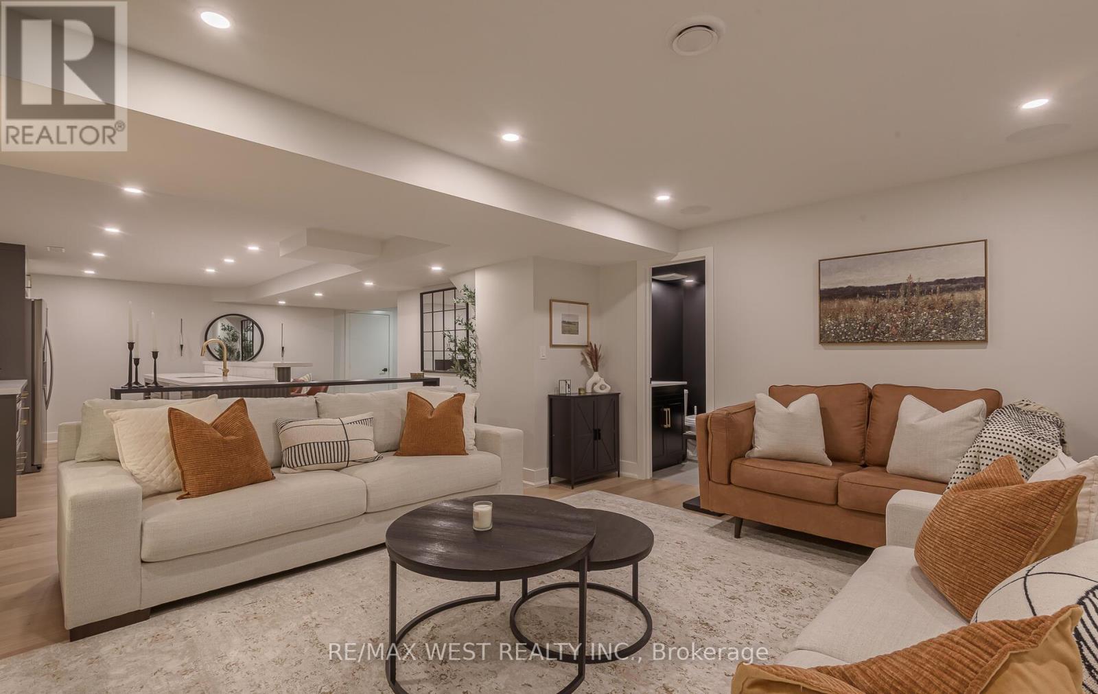 Single Family House for Sale in  NORTH RIVERDALE DRIVE Caledon (Inglewood) 