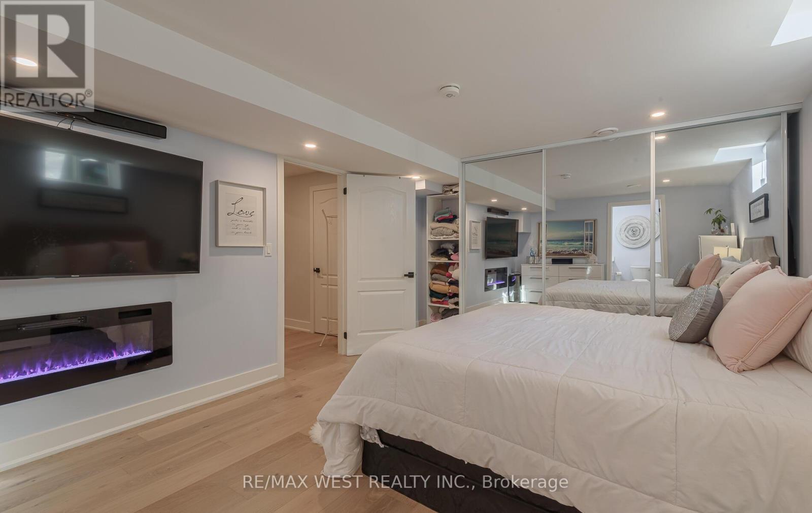 Single Family House for Sale in  NORTH RIVERDALE DRIVE Caledon (Inglewood) 