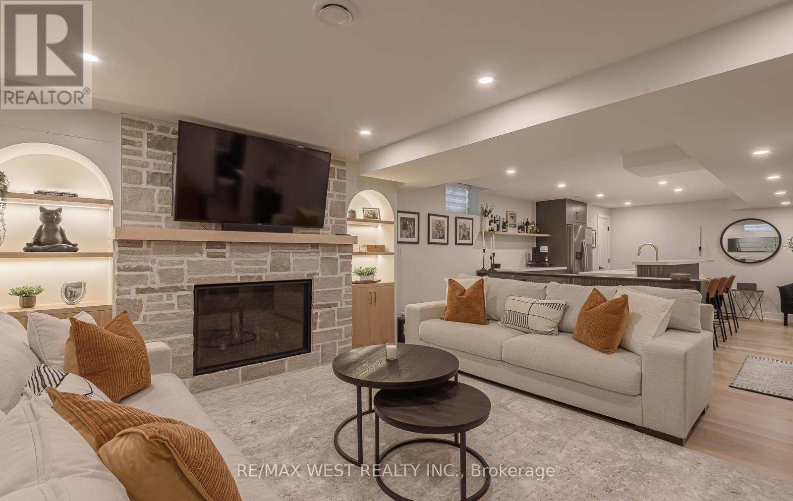 Single Family House for Sale in  NORTH RIVERDALE DRIVE Caledon (Inglewood) 