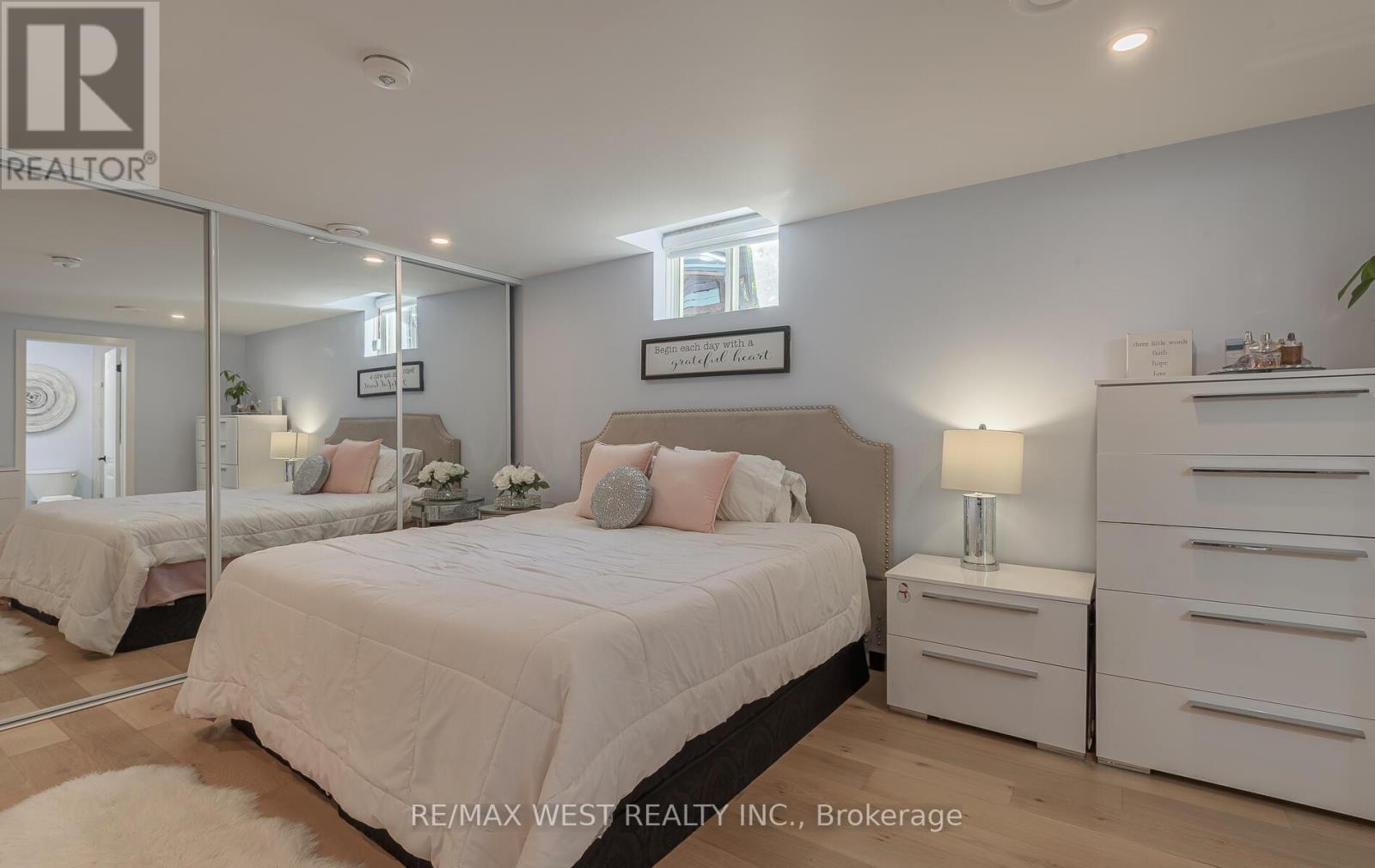 Single Family House for Sale in  NORTH RIVERDALE DRIVE Caledon (Inglewood) 