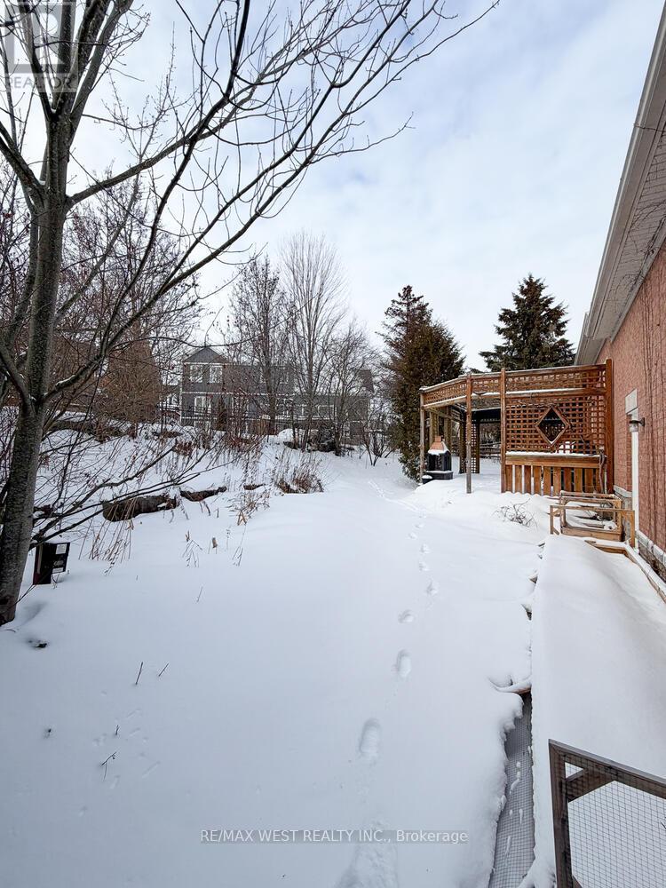 Single Family House for Sale in  NORTH RIVERDALE DRIVE Caledon (Inglewood) 