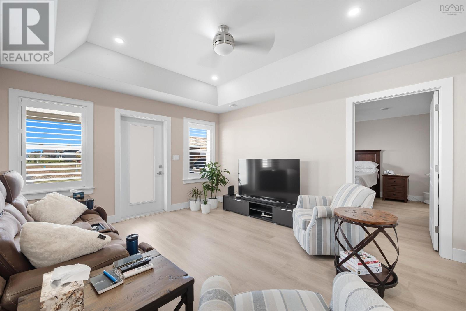 Property 38 of 43 of 40 Community Way