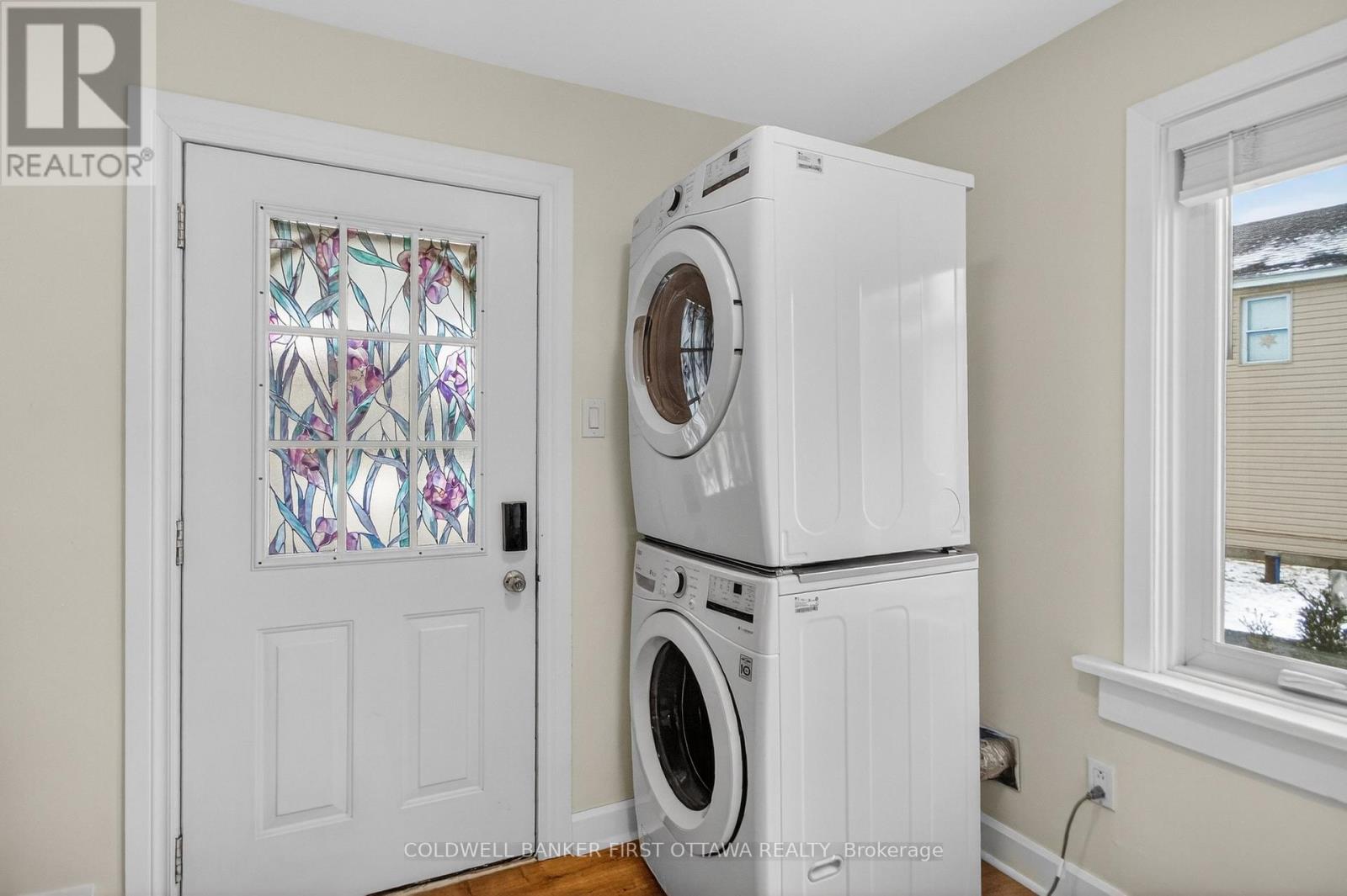 Main floor washer/dryer