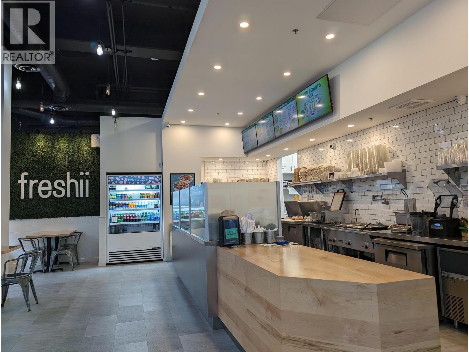 161 15TH STREET, North Vancouver