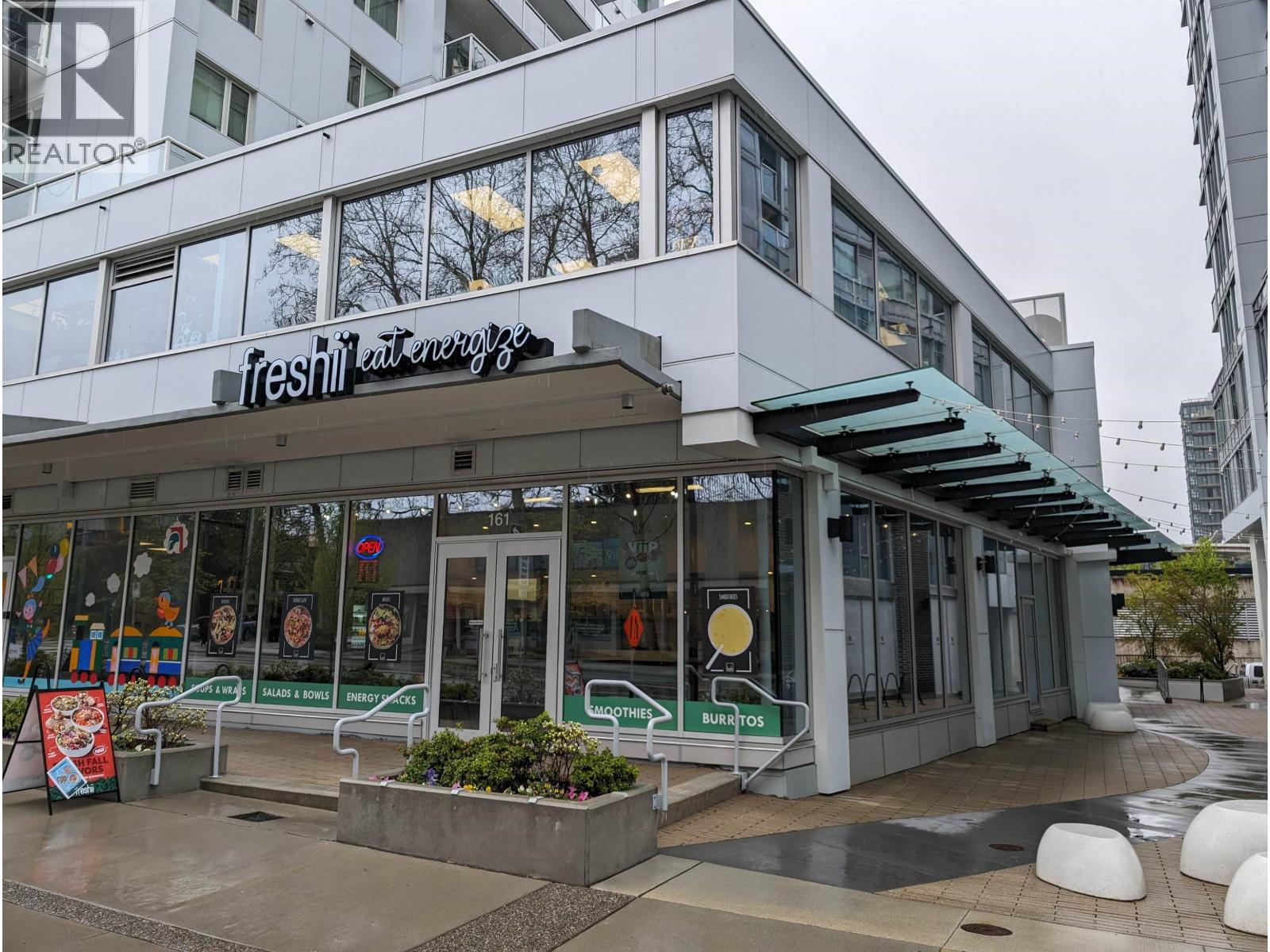 161 15TH STREET, North Vancouver