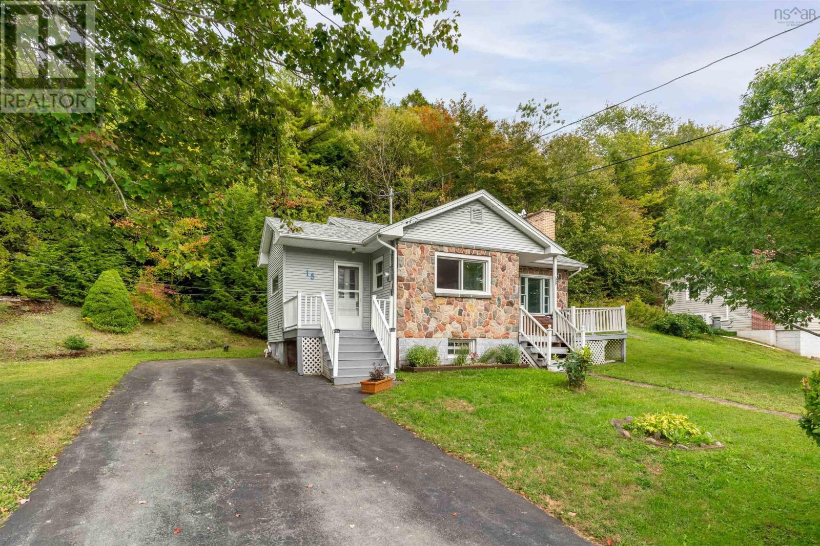 Property photo of 15 Breezy Lane