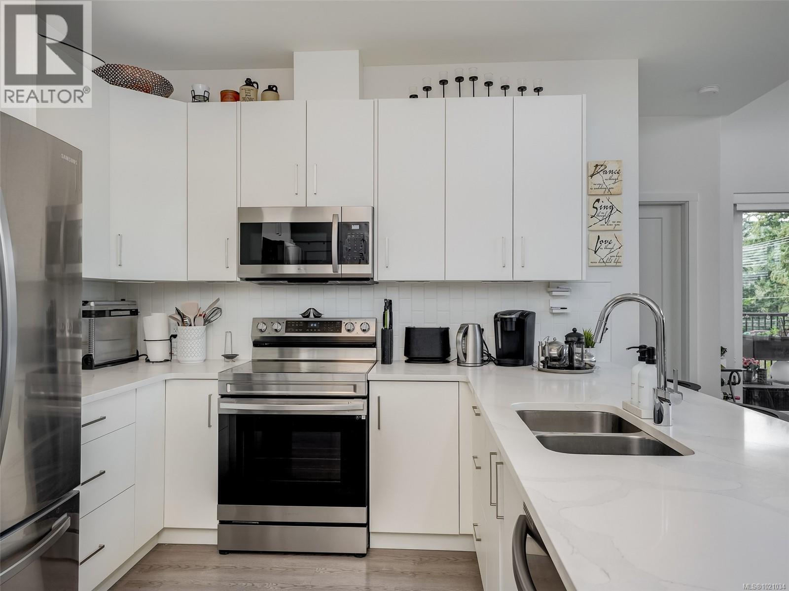 406 707 Treanor Avenue, Langford