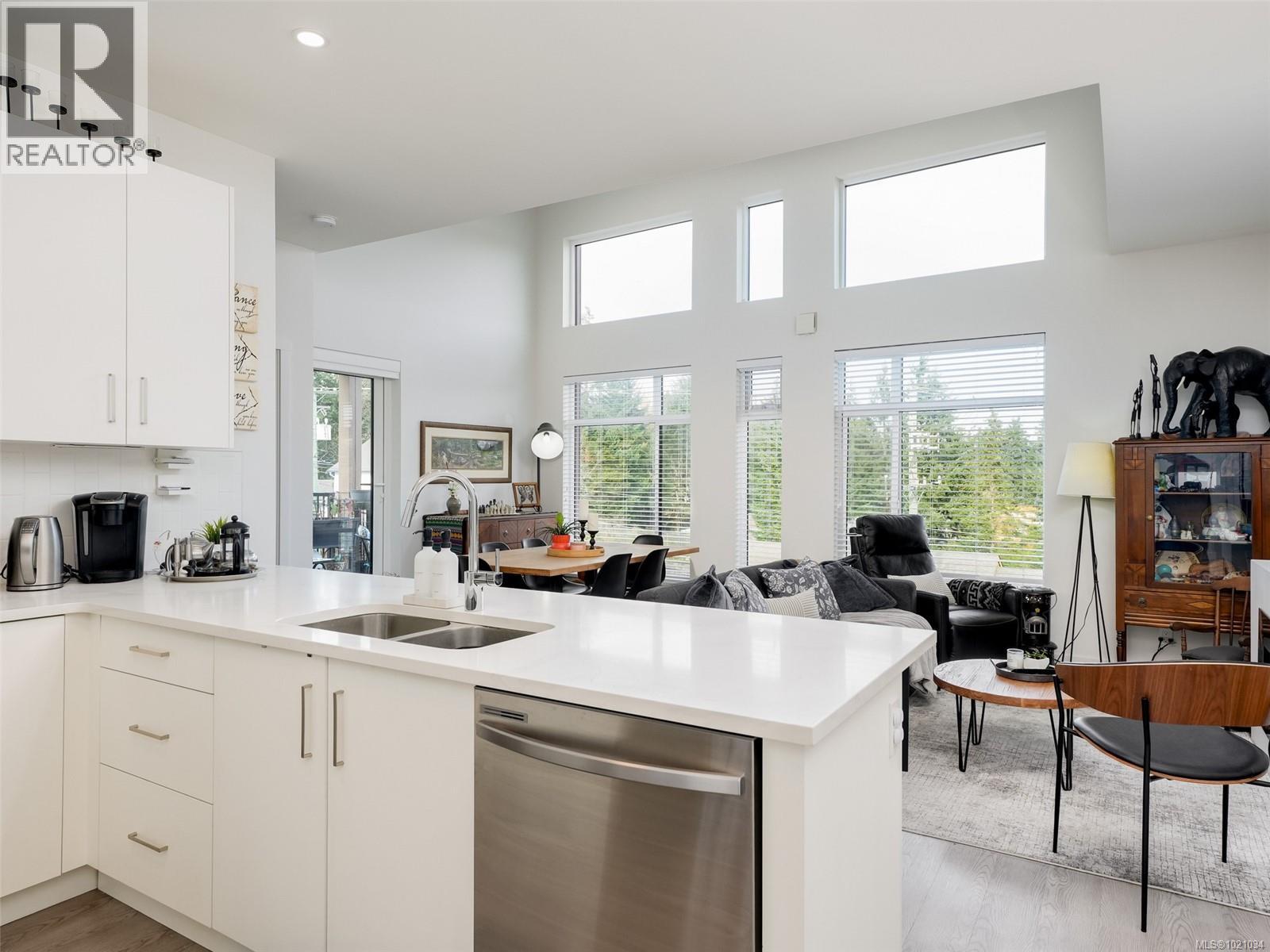 406 707 Treanor Avenue, Langford