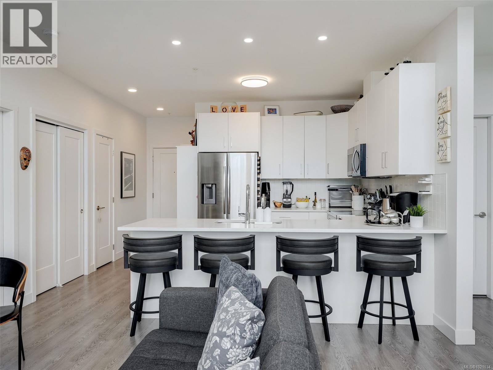 406 707 Treanor Avenue, Langford