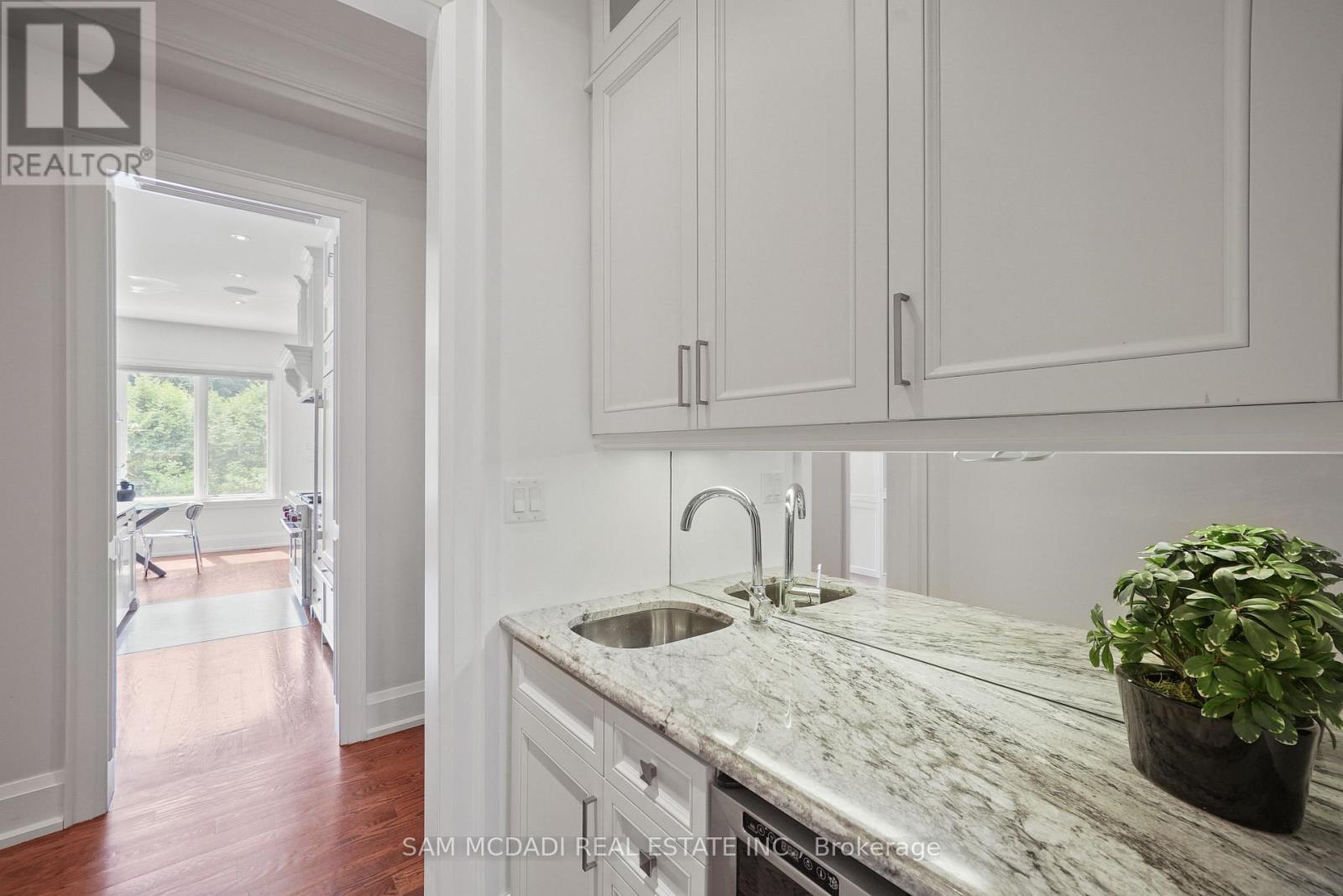 190 MAPLEWOOD ROAD - 15