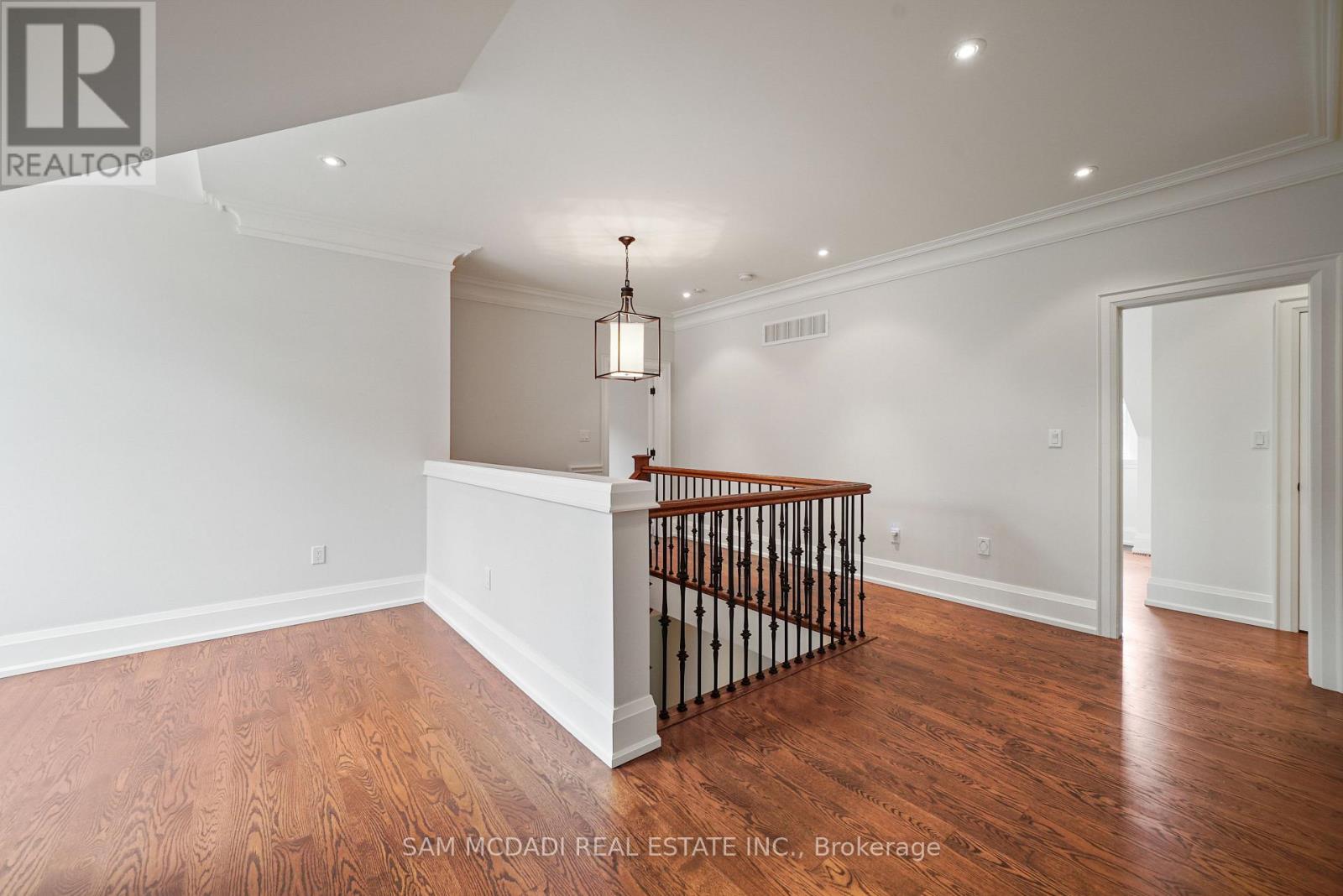 190 MAPLEWOOD ROAD - 32