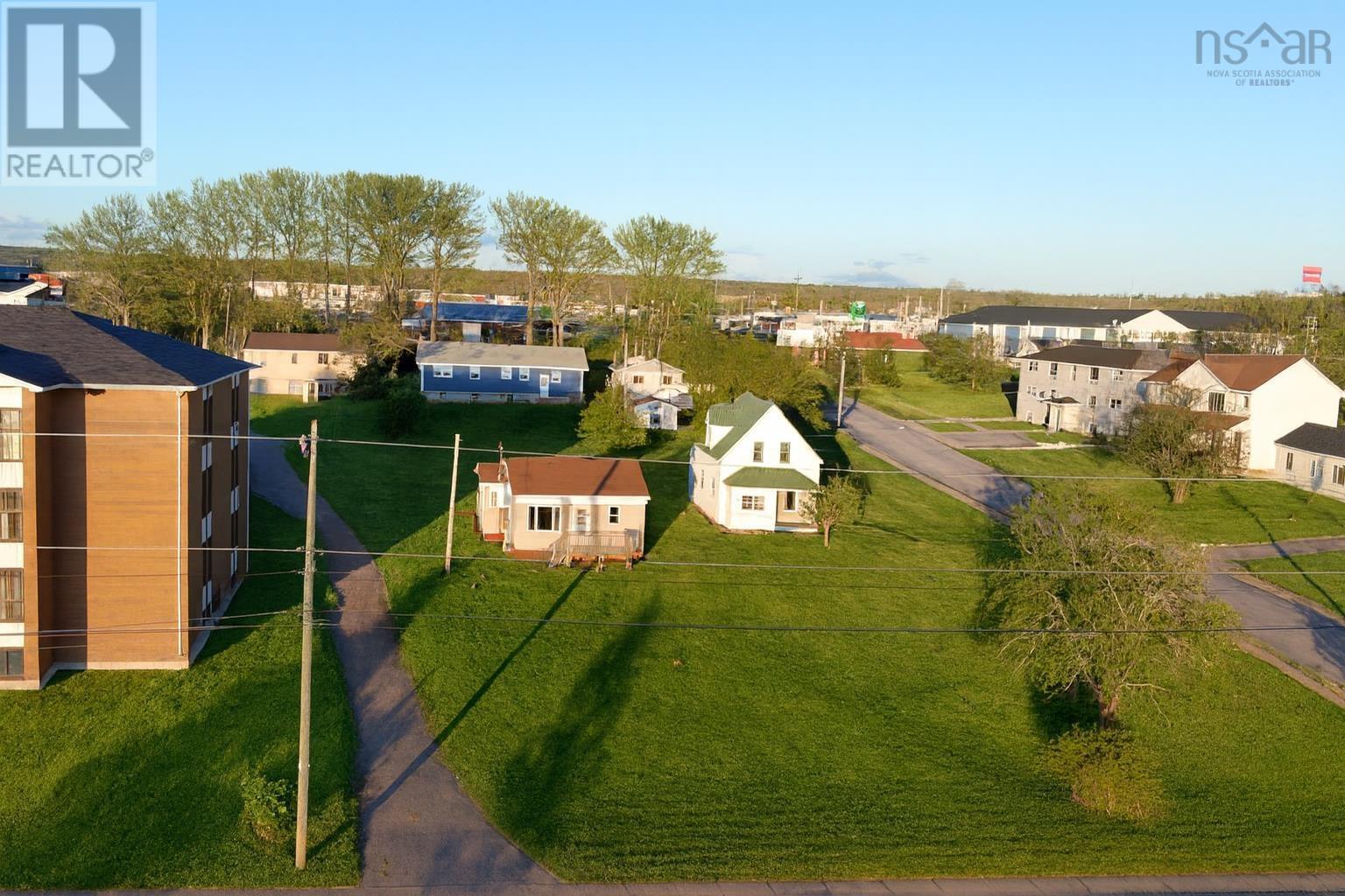 Property 10 of 19 of 648 Queen Street