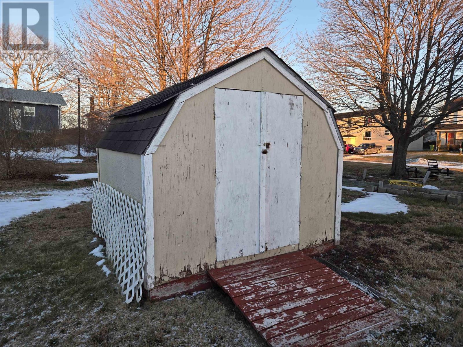 Property 18 of 19 of 648 Queen Street