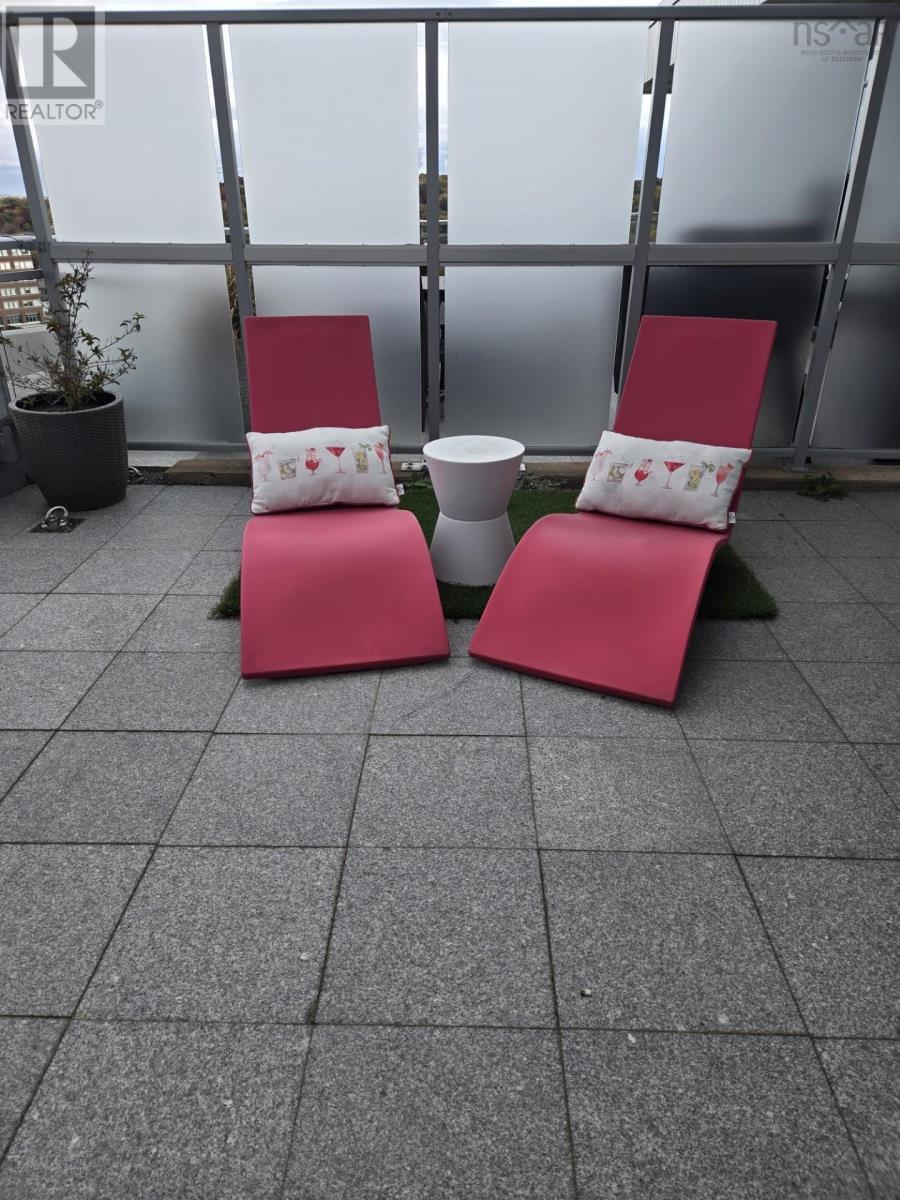 Property 32 of 49 of 504 15 Kings Wharf Place