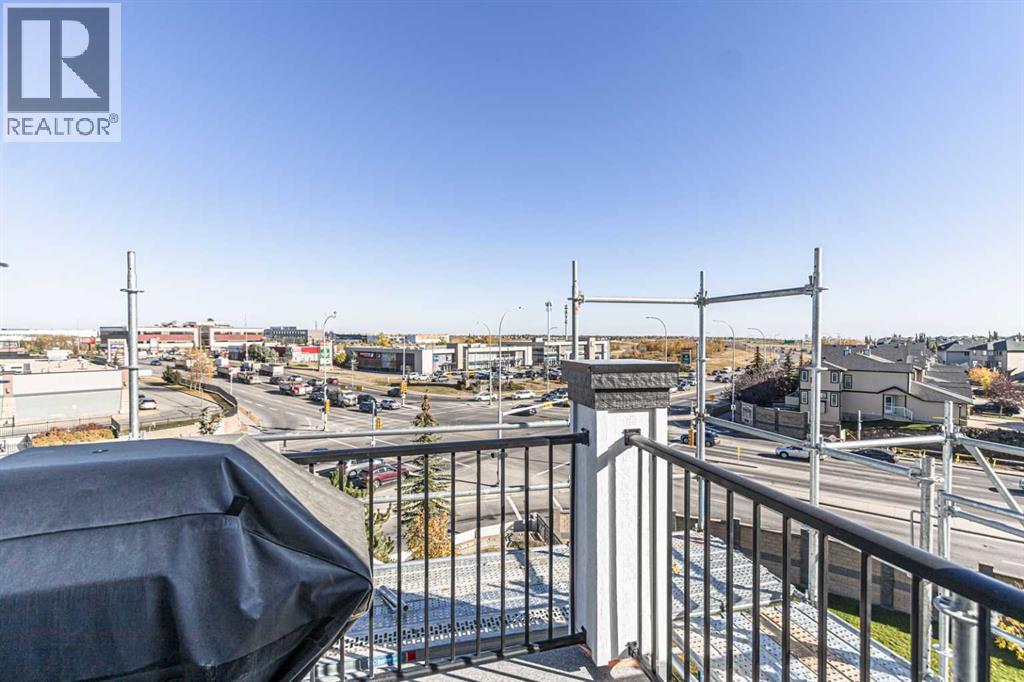 Single Family House for Sale in   Royal Oak Plaza NW Royal Oak Calgary 